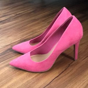 Pink pumps!